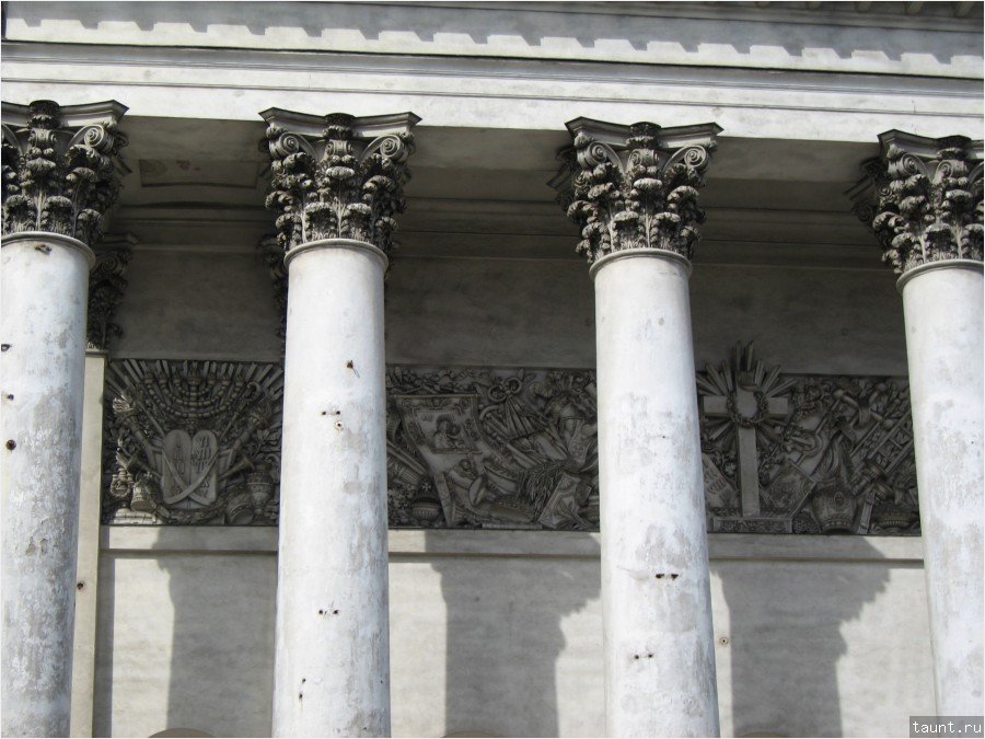 Колонны Измайловского собора