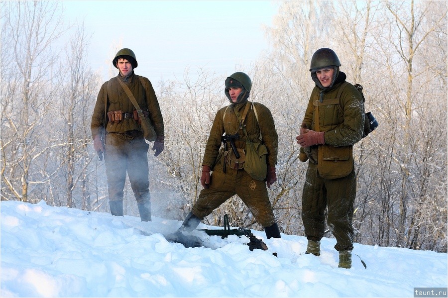 Советские бойцы