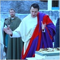 Сатурналии 2009, Древне-римский праздник в честь Сатурна. Праздник приходился на последнюю половину декабря — время, когда приходили к концу земледельческие работы и все стремились к отдыху и веселью в связи с окончанием жатвы. Во время сатурналий общественные дела приостанавливались, преступников возбранялось наказывать, школьники освобождались от занятий. Рабы получали в эти дни особые льготы: они освобождались от обычного труда. Праздник начинался жертвоприношением перед храмом Сатурна, затем устраивалось религиозное пиршество, то бишь пьянка ;) Вроде как 