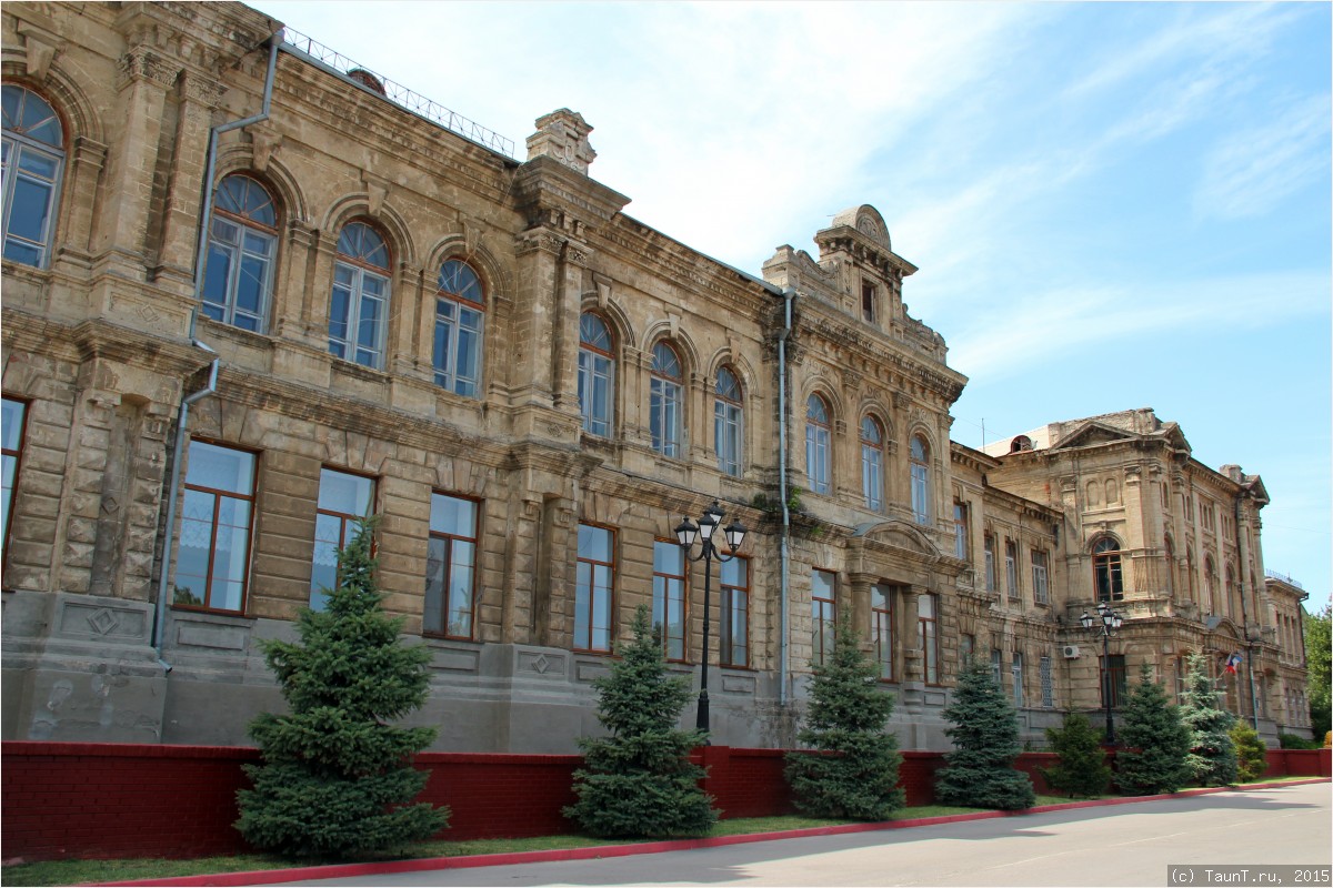 Старейшая школа города Керчь