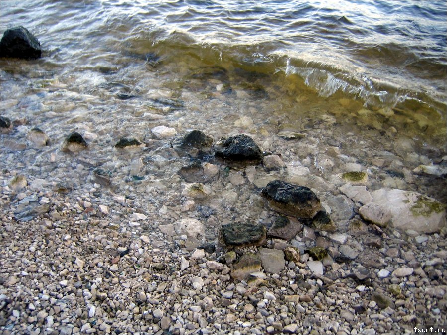 Берег Волги - Вода и камни
