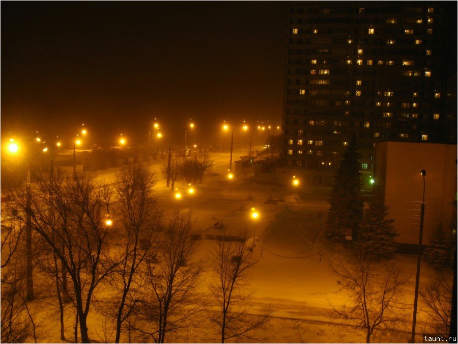 город - вид из окна